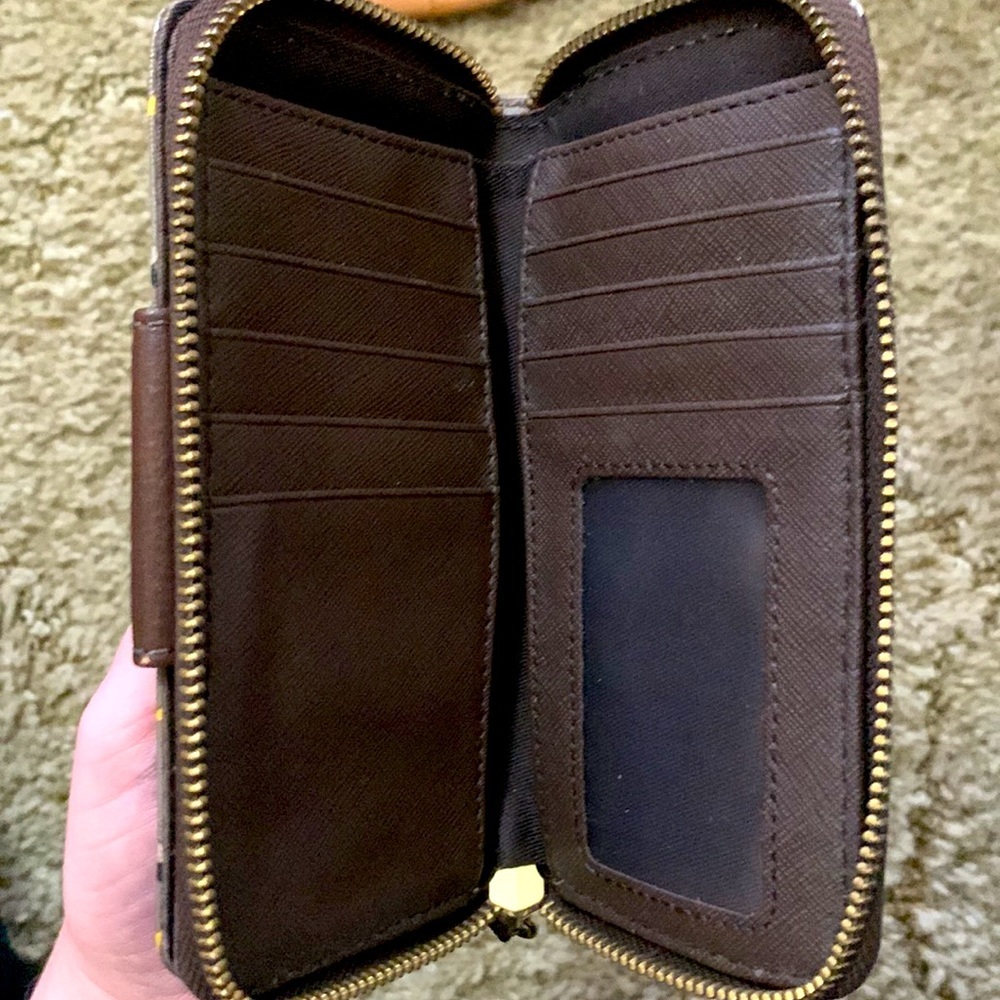 Fossil Wristlet - Picture 3 of 4